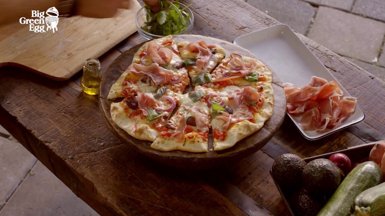 Selbstgemachte Schinken-Pizza – Big Green Egg