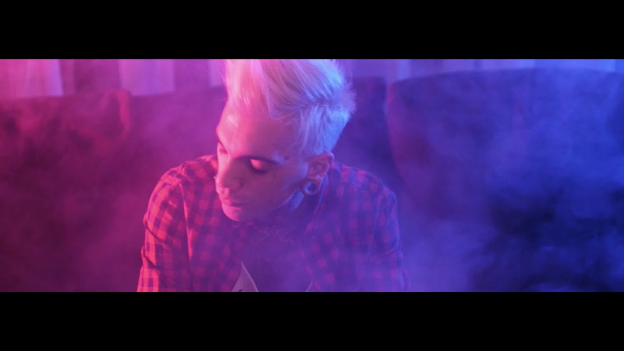 GIONNYSCANDAL - ANGELO IN BLUE JEANS (OFFICIAL VIDEO)