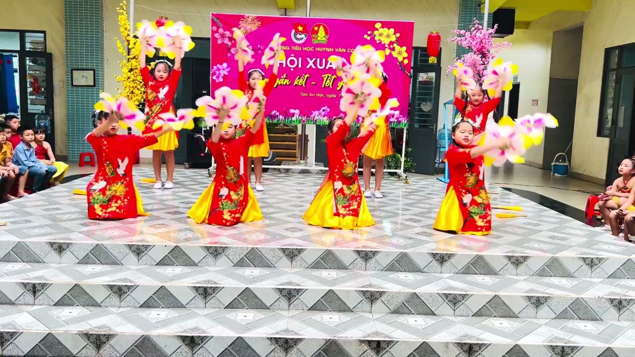 Nhảy” Hạnh phúc xuân ngời”- Lớp 3/2