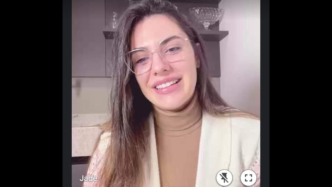 Chamada de vídeo com Jade Magalhães - CFJM