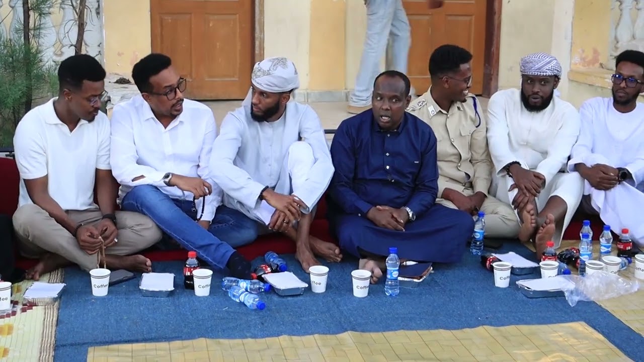 Maamulka degmada Hodan oo afurin u sameeyey dadka qaba baahiya gaarka ah iyo qoysas danyar ah.