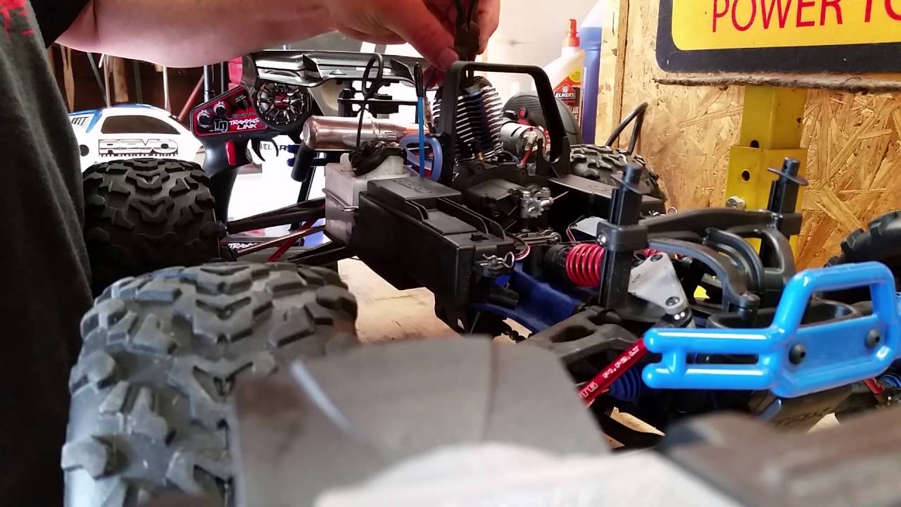 Trying to figure out the problem of my traxxas revo not starting..