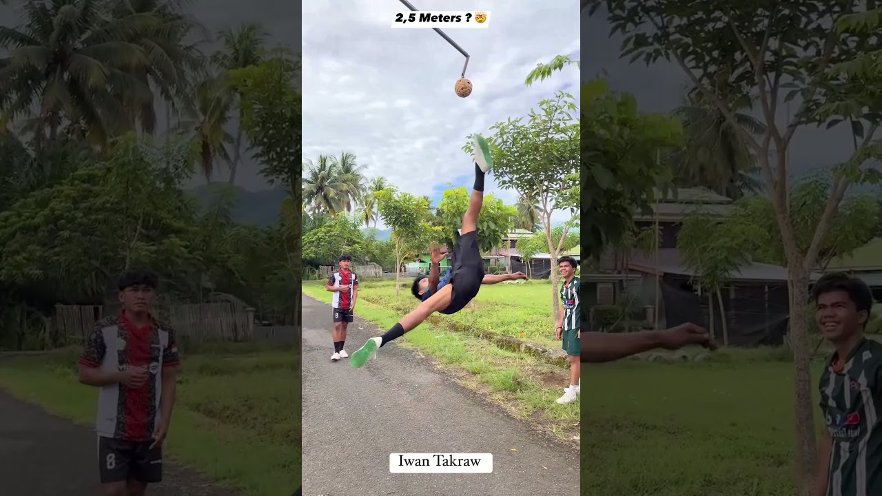 monster jump 🤯 Video Courtesy: Muhammad Ridwan #sepaktakraw #sepakbola #rollspike #spike #takraw
