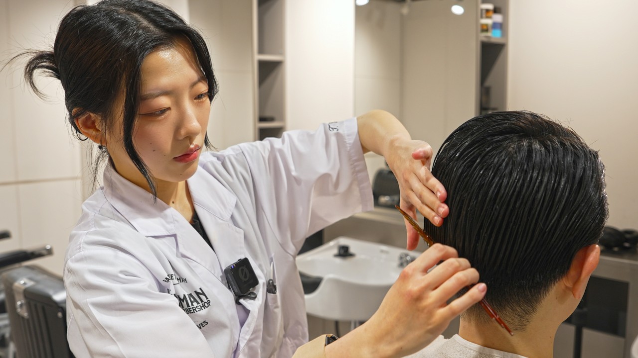 💈(ASMR) Not Just a Haircut… A Therapy Session with a Japanese Female Barber