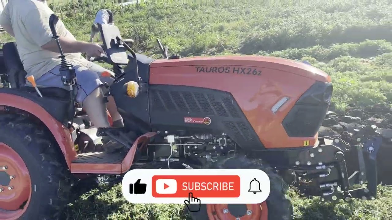 Malotraktor Tauros HX26Z 4X4 : Podzimn&iacute; orba s jednoradličn&yacute;m pluhem