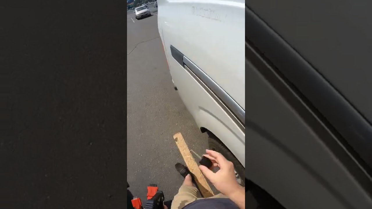 Более 300? Клиентка потеряла ключ и ей нужен новый.