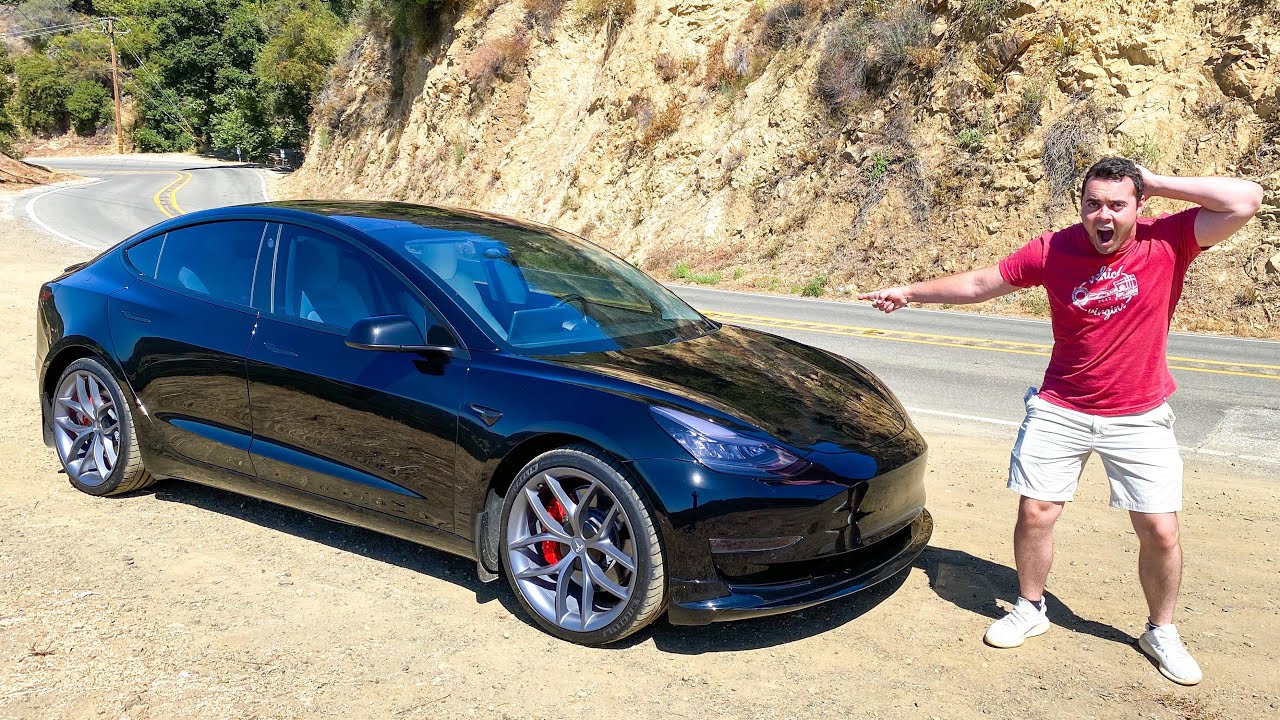 TOP 5 AMAZING TECH FEATURES OF THE 2020 TESLA MODEL 3!