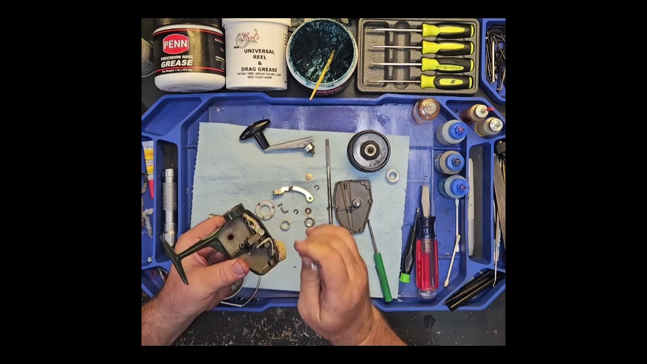Vintage reel repair; ABU Garcia Cardinal 6, clean and lube. This one goes into my collection!