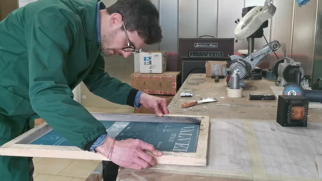 SERIGRAFIA SEMPLICE | MANUALITA' E PRECISIONE