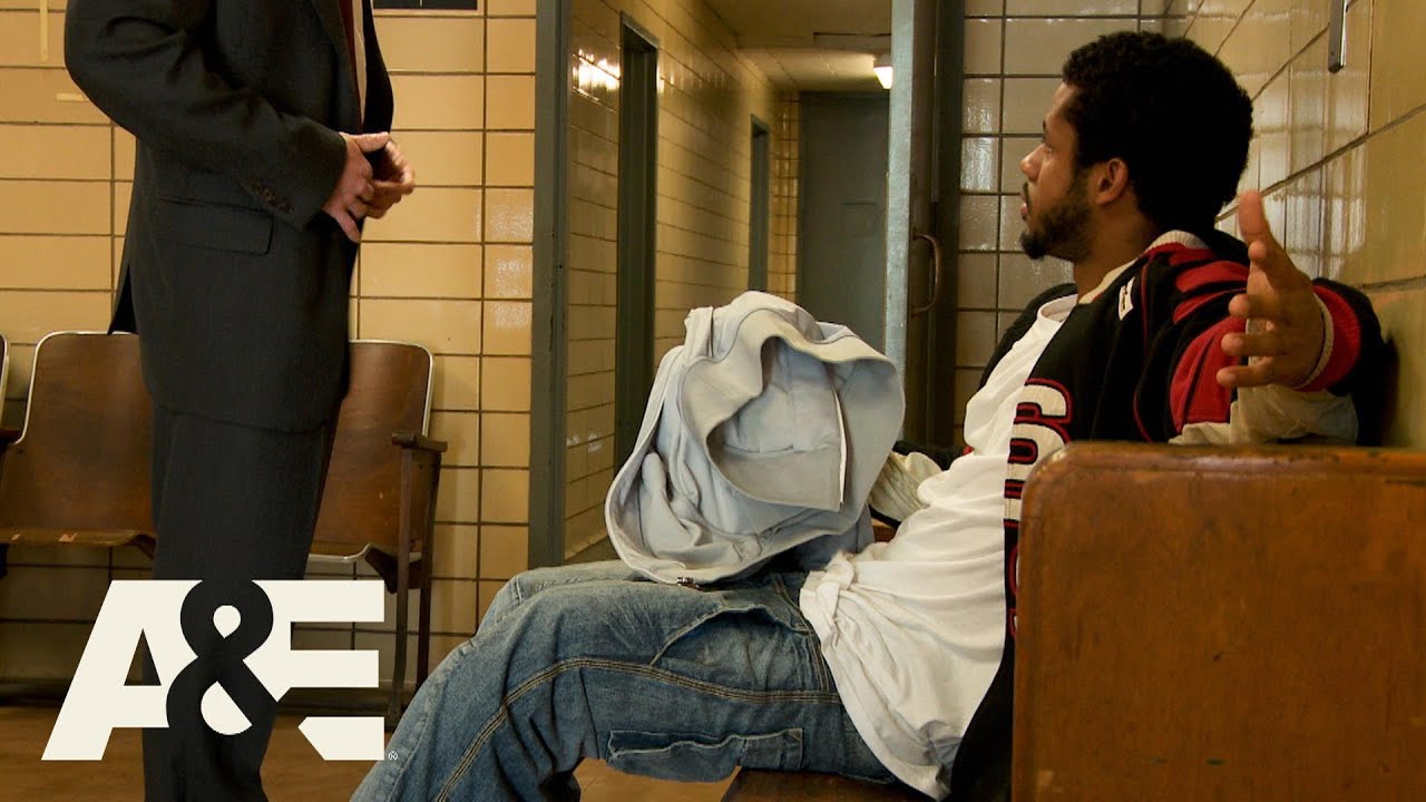 Lucky Gunshot Survivor Helps Detectives Solve Murder | Watching the Detectives | A&E