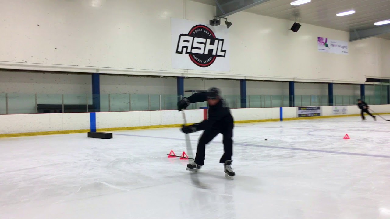 Can Lan Ice Sports 8 rinks, working on the hands,