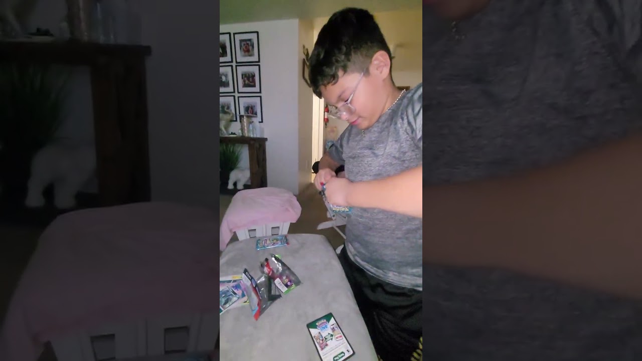 Opening 4 pokemon packs