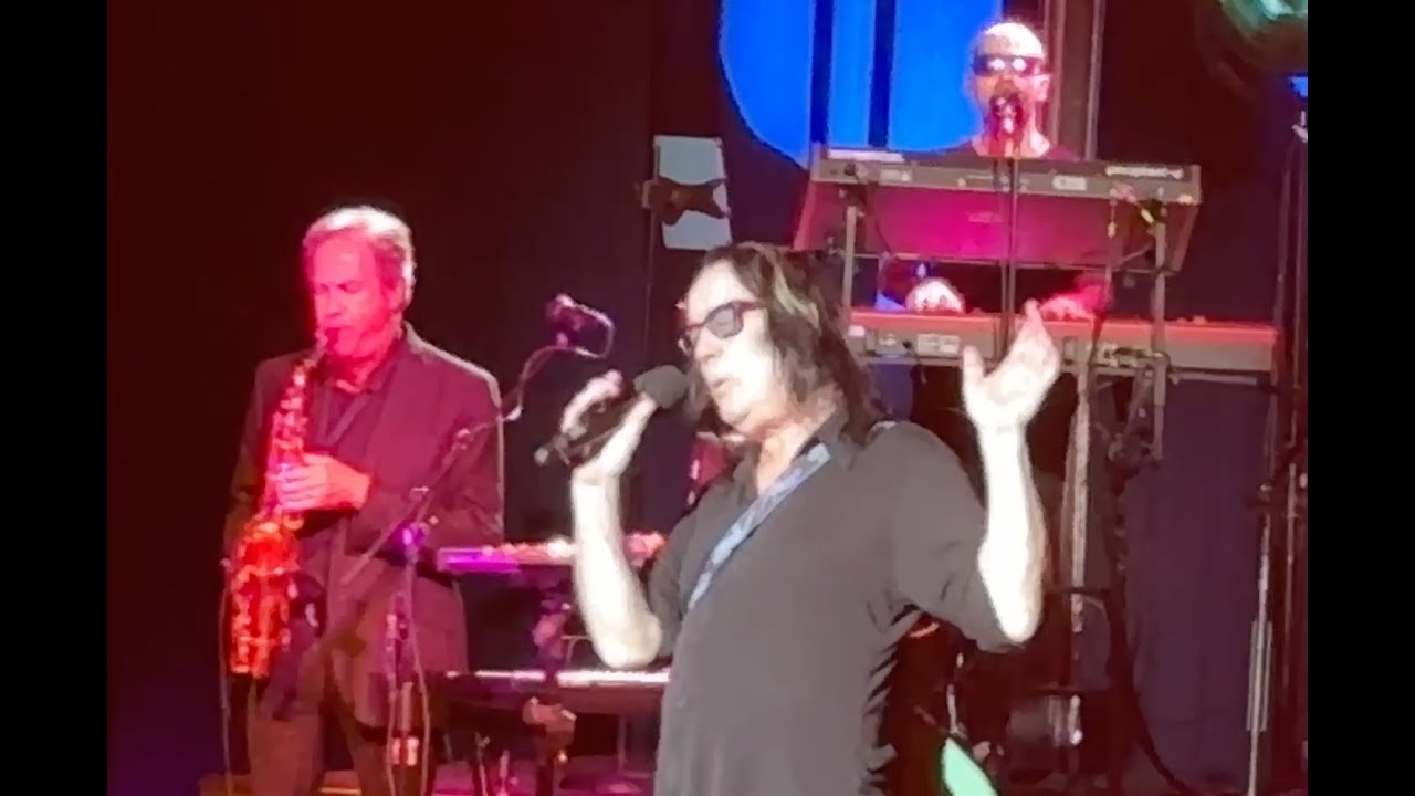 NEW! Todd Rundgren encore medley of 70s hits I Saw the Light, Can We Still Be Friends, Hello It's Me