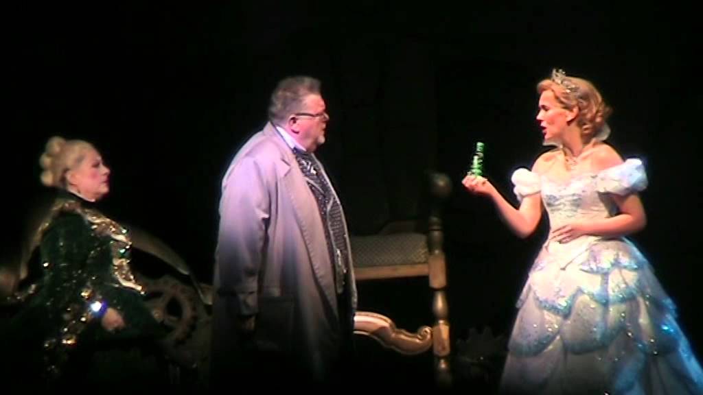 VIDEO KERRY ELLIS LAST FOR GOOD TO END OF SHOW.