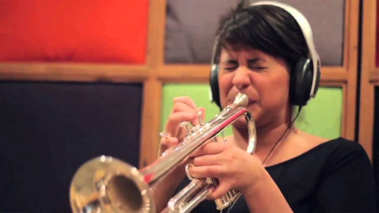 Linda Briceño on a Stomvi S3 Trumpet