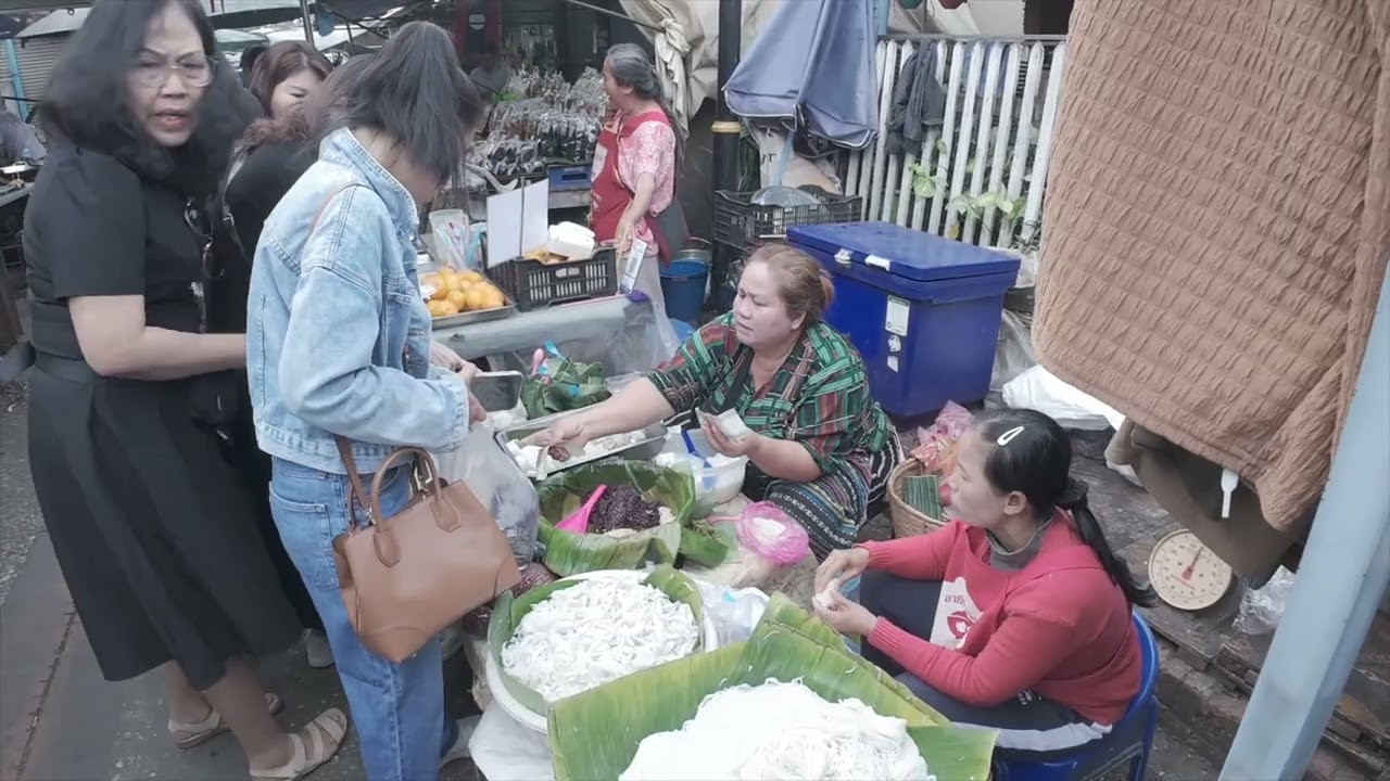 Luang Prabang Morning Market | เที่ยวทุกเดือน EP.12