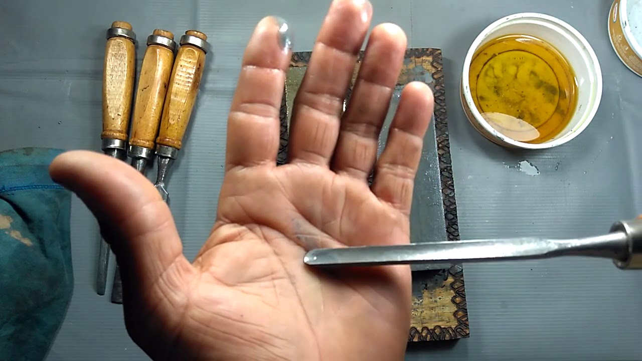 AFIANDO O CORTE NAS  GOIVAS E FORMÕES GRANDES NA PEDRA DE AMOLAR