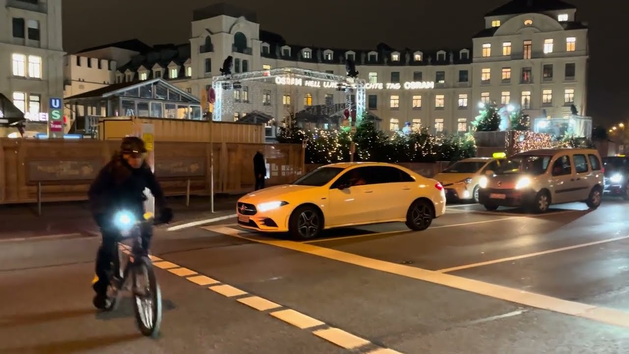 Walking in Munich at Night -  Hauptbahnhof to Marienplatz - 4K HDR