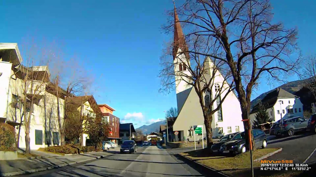 A: Gemeinde Volders. Bezirk Innsbruck Land. Ortsdurchfahrt. Dezember 2016