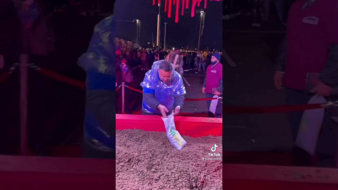 Free Weed Passed Out At Rolling Loud 😮🍃  #shorts #tiktok #rollingloud