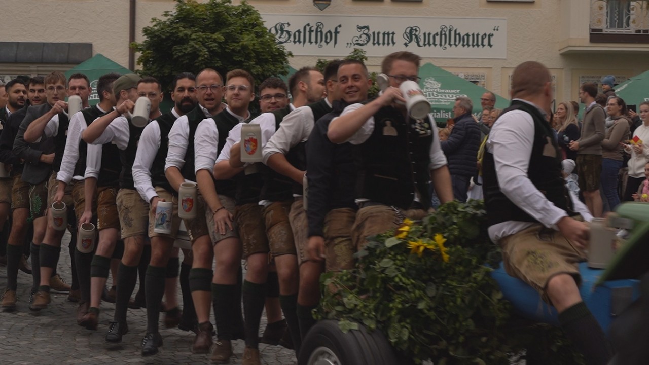 Ausnahmezustand in Abensberg: Impressionen vom Gillamoos-Freitag 2025