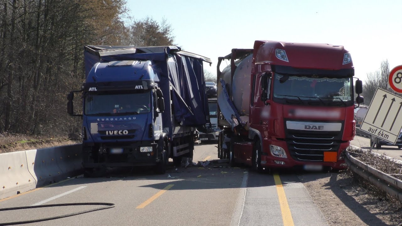 [SCHWERER LKW-UNFALL AUF DER A3] Gefahrgut-Lkw verunfallt - Feuerwehr Solingen