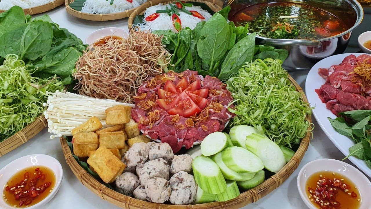 TIỆC CUỐI TUẦN VỚI LẨU RIÊU CUA BẮP BÒ THÌ NGON HẾT SẢY