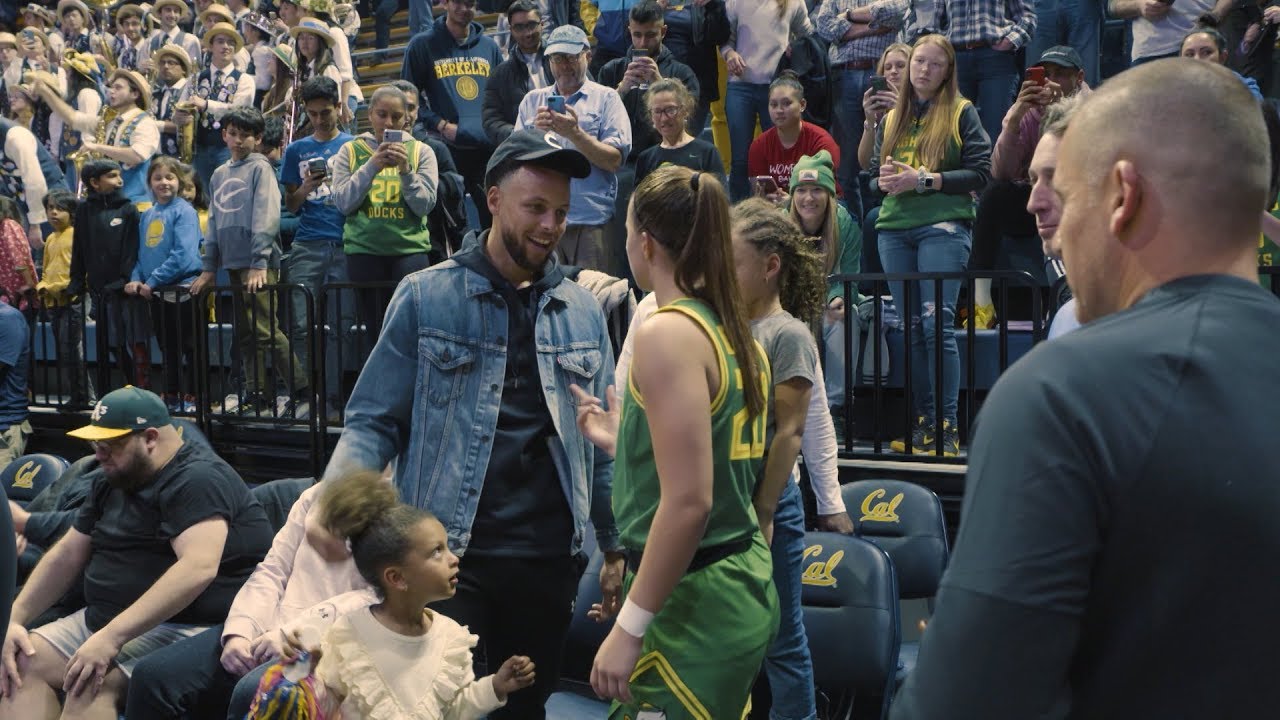 Stephen Curry takes in Sabrina Ionescu and Oregon’s big night against Cal