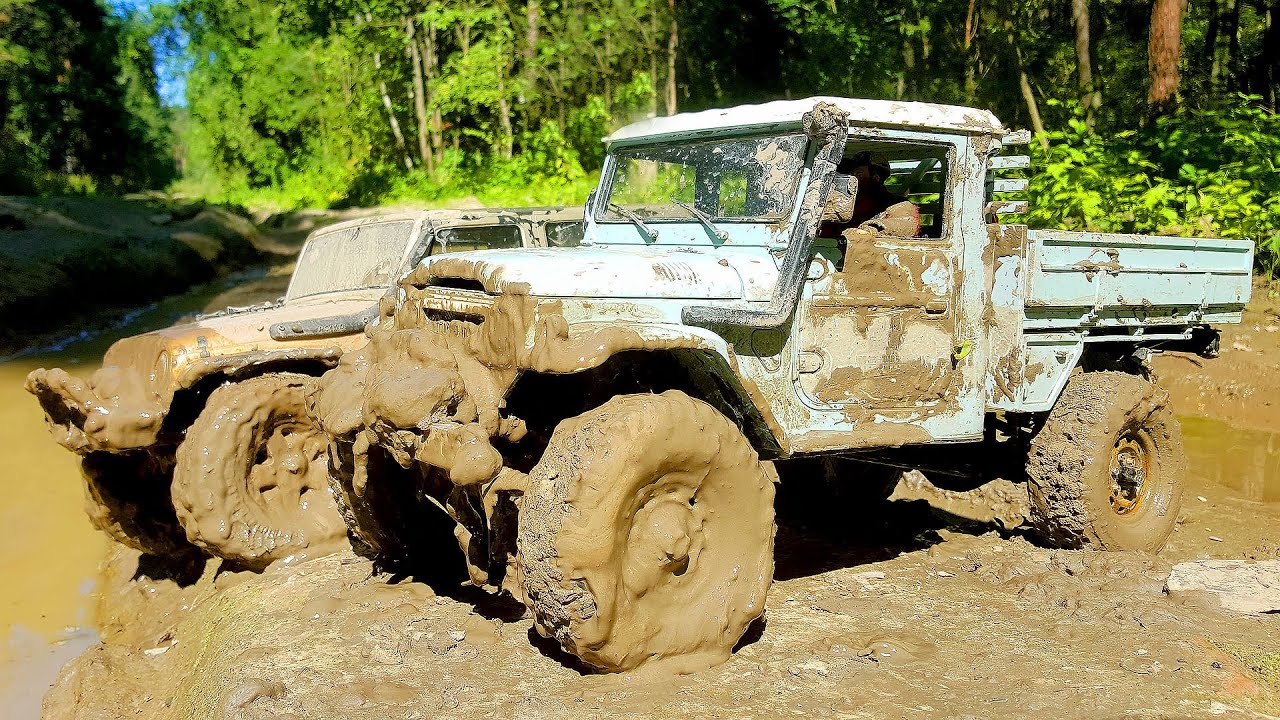 RC Extreme Pictures — RC Cars OFF Road 4x4 Adventure — Mudding 4x4 Trucks Rubicon, Toyota FJ45, R1