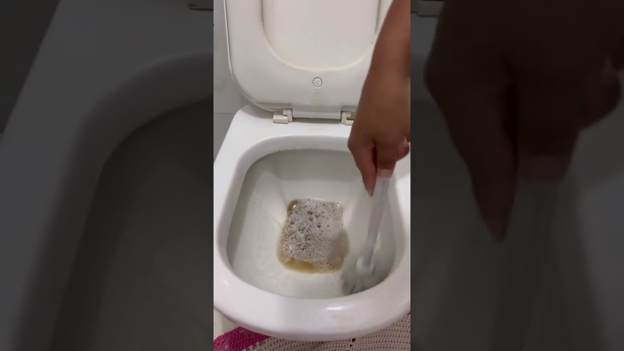 ¡Este es un inodoro blanco muy eficiente como nuevo!