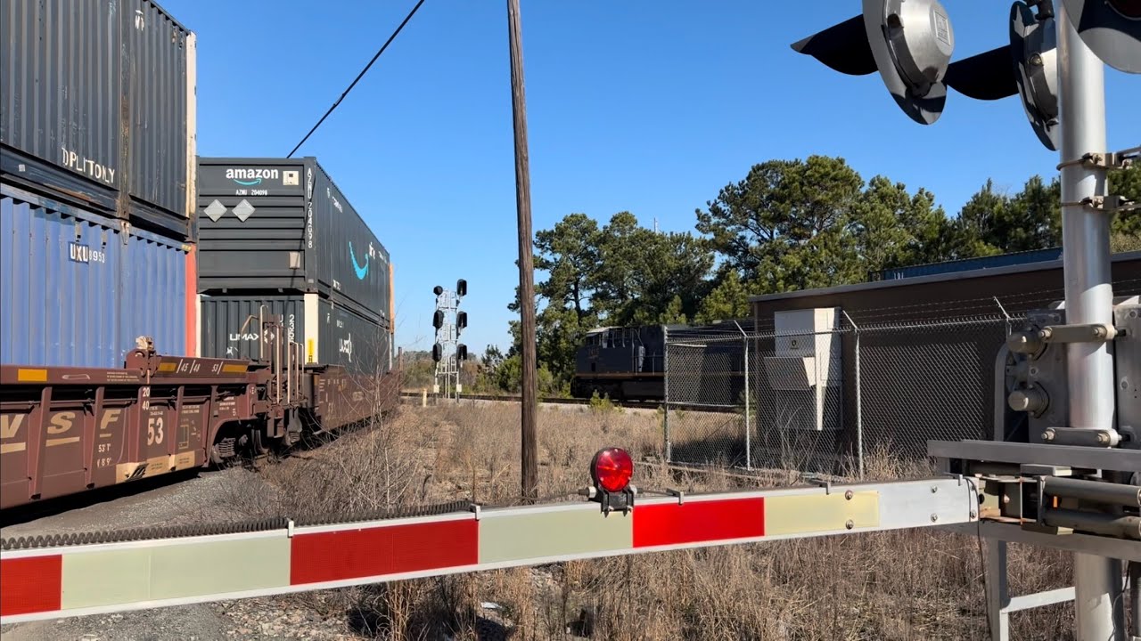 GC geeps on Z100 zipper race with solo CSX CM44 on I138 in Savannah. 2/7/2026 10:27 AM