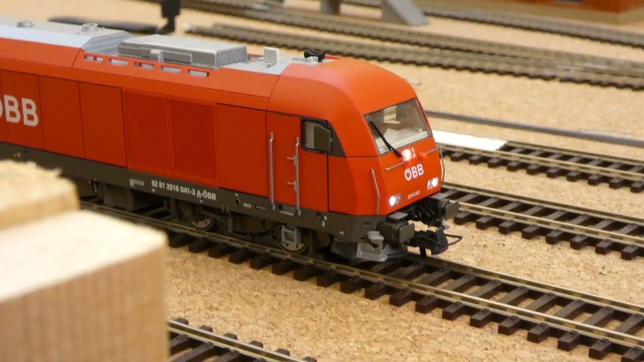 H0 Vasútmodell - Roco ÖBB 2016 & ÖBB EC?! szerelvénye plusz asztal infó