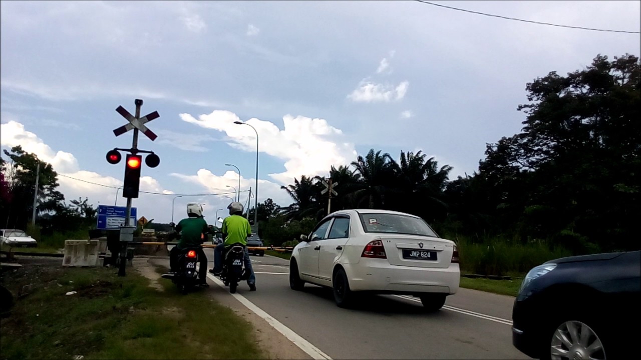 (21/3/2017) Railway Crossing in Sengkang, Kulai