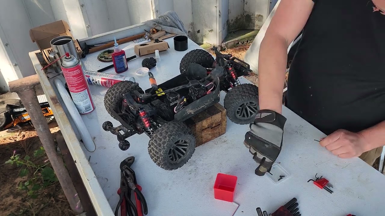 Can my Granite 3S BLX survive a rottweiler attack?!