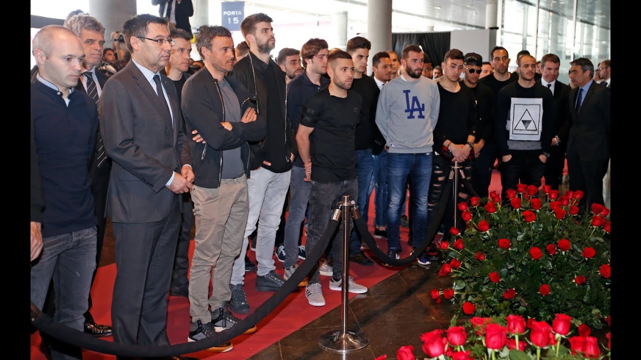 FC Barcelona’s first team visit Johan Cruyff Memorial