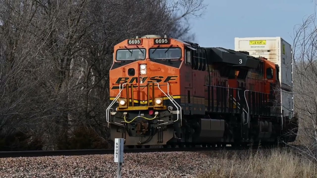 Day on the Santa Fe! | BNSF Freight in Perry, Oklahoma