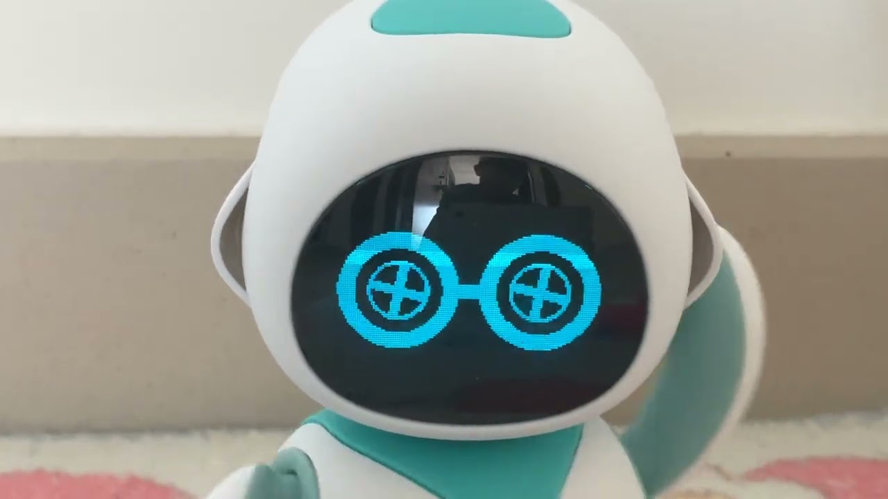 Eilik  robot 7