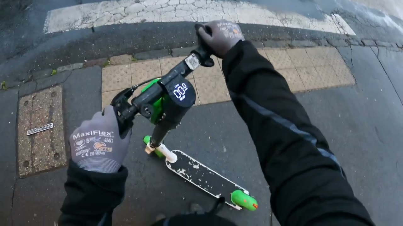 Lime E-Scooter (E-Tretroller-Verleihsystem) in Betrieb nehme, fahren, bezahlen & abstellen Anleitung