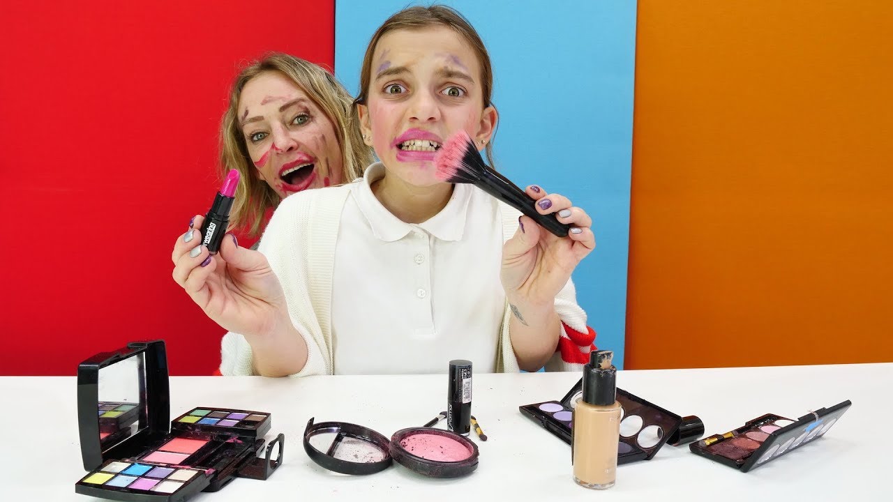 Spielspa&szlig; mit Ay&ccedil;a und Nicole. Not My Arms Challenge. Video f&uuml;r Kinder