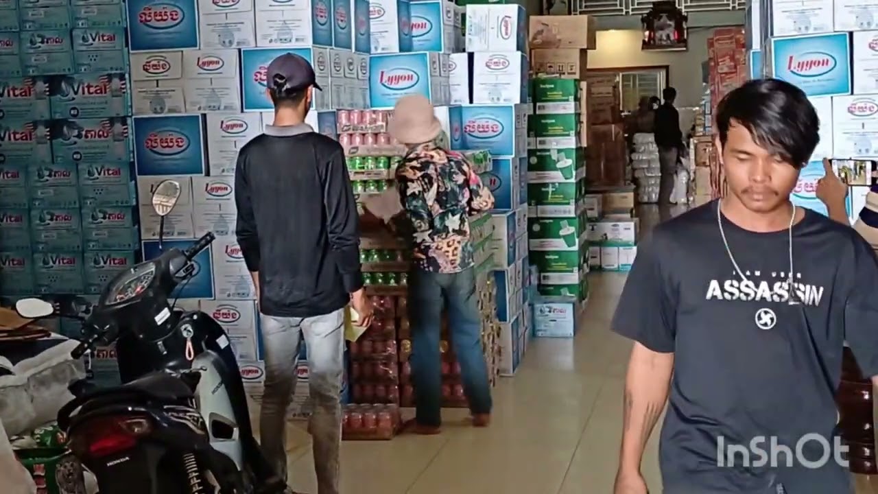 19 November 2025 Fruit juice  delivery worker