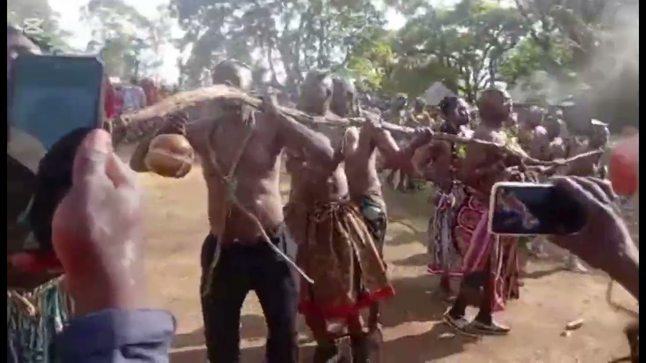 La sortie du roi au festival international Nekang pe Mungoum 2025