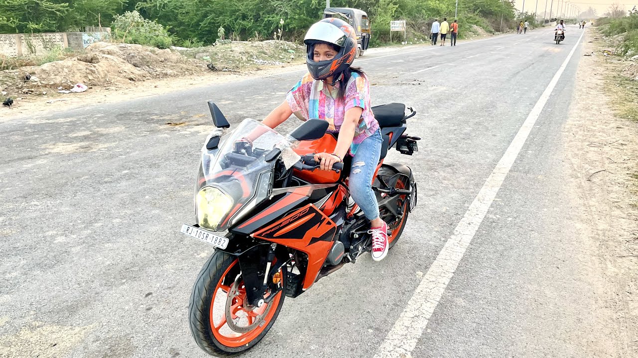 Finally KTM Bike Chalana Sikh Gyi | Ab Moto Vlogging Krungi 🤩 || Aawari Vlogs