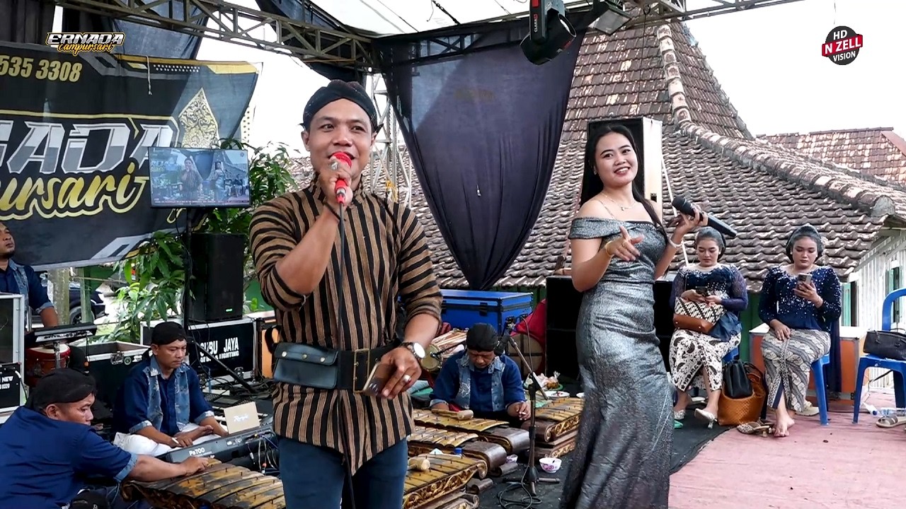 ERNADA  CAMPURSARI  -  TEMAN  -  BROTTO  HOST  &  LIA  AGUSTIN