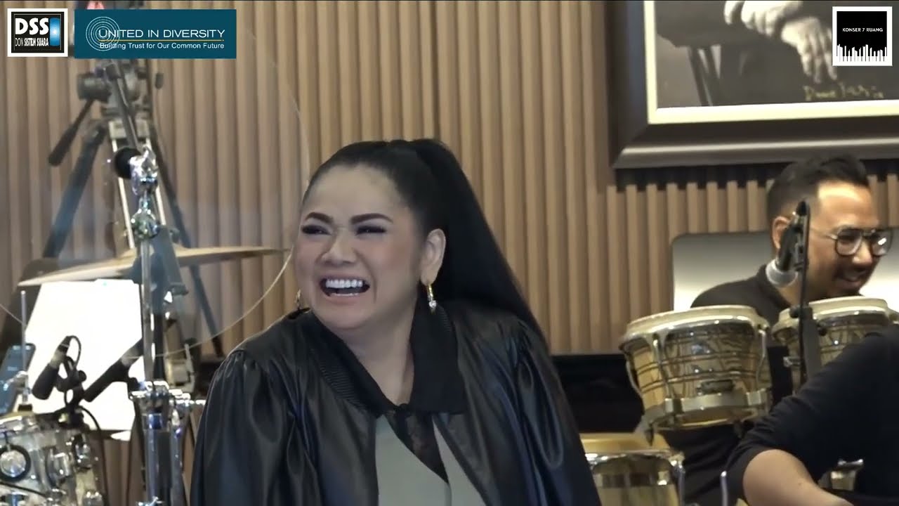 SEPTEMBER CERIA - VINA PANDUWINATA & ADDIE MS - KONSER 7 RUANG