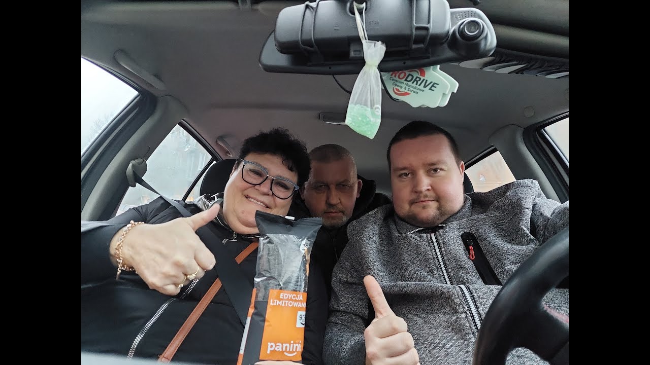 CZARNE JAK WĘGIEL , a tak smaczne !! ( czarne panini z żabki ) Rodzina Januszy #testsmaku