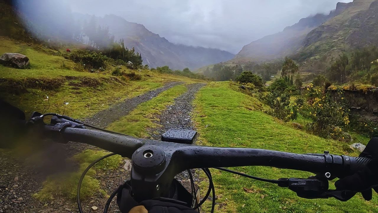 YANAMA - CHACAS a pedal con un poco de lluvia 🌧️