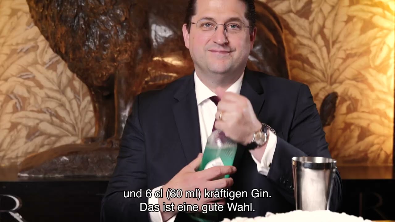 Rutte Basil Smash cocktail by J&ouml;rg Meyer subtitled in German