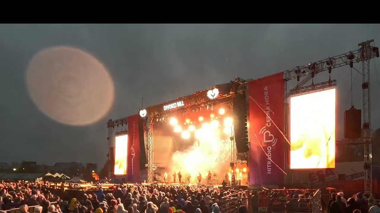 Divokej Bill - Hradecký Majáles 2025 (Celé vystoupení, live záznam)