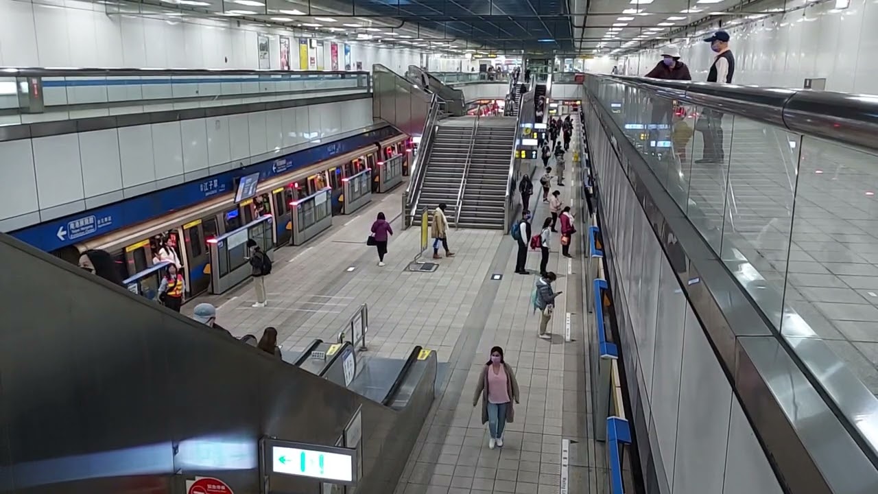 台北捷運 板南線 江子翠站 上班尖峰時刻人潮 [BL09]