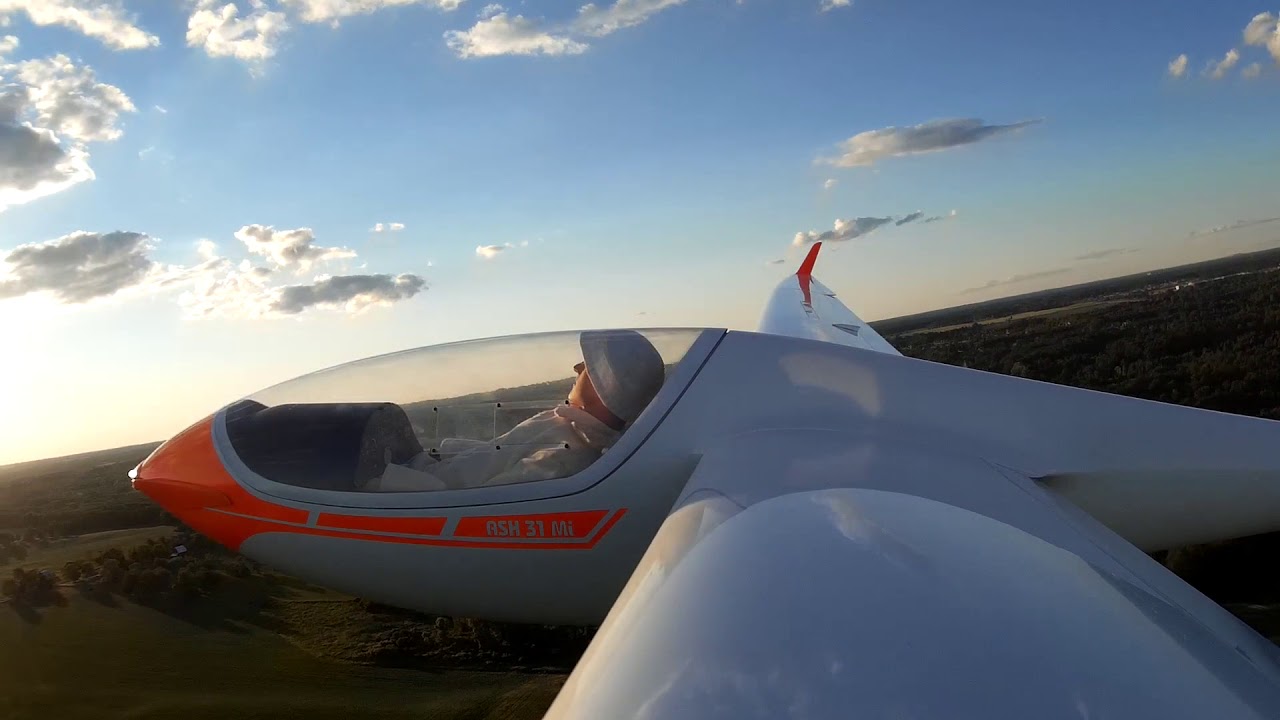 HANGAR 9 ASH 31 evening soaring